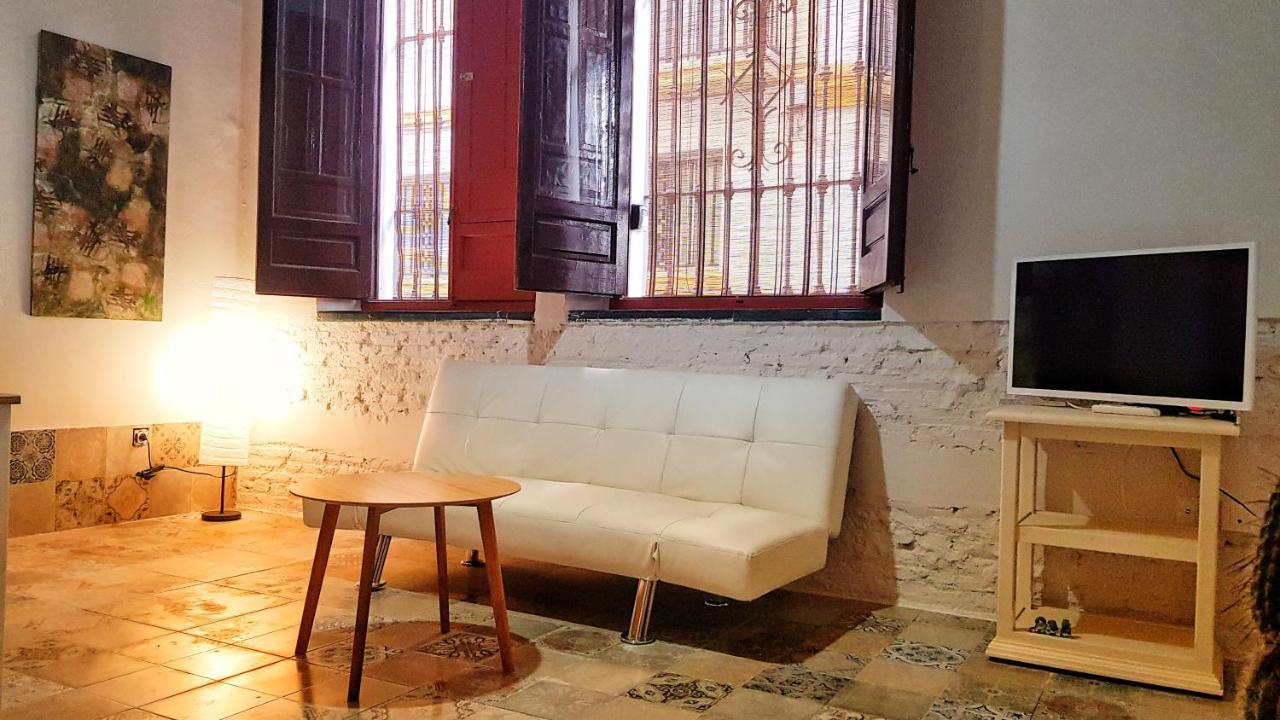 B Reform Netflix Parking Segun Disponibilidad Apartment Seville Exterior photo